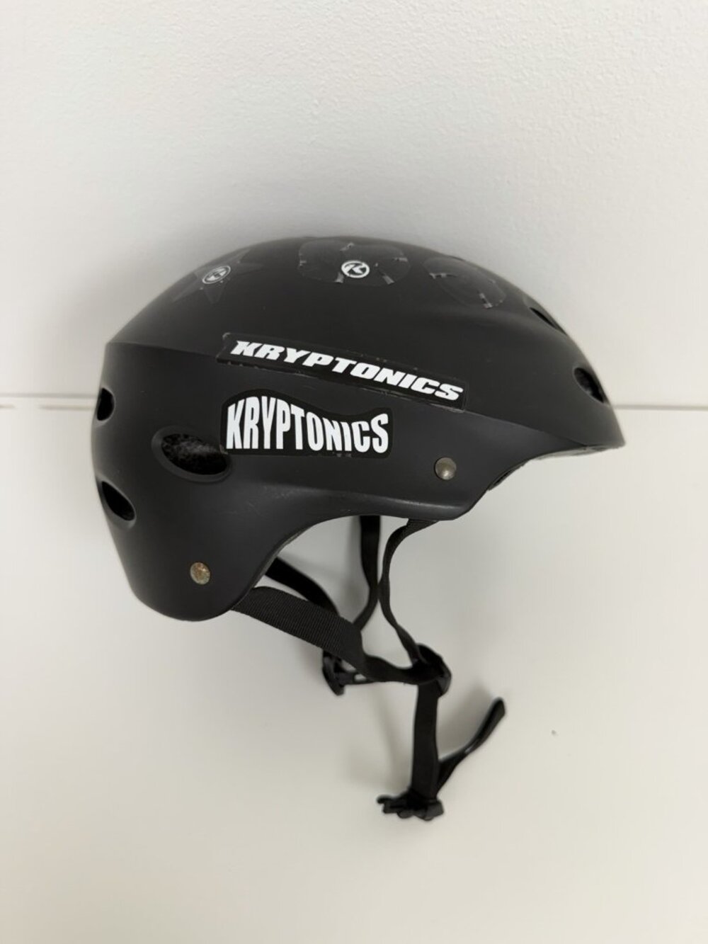 Kryptonics Skate Helmet Unisex S/M Black Solid Protective Gear Sports